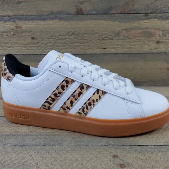 adidas Grand Court 2.0 Women's Casual Tennis Shoes White/Animal Print - Picture 2 of 8